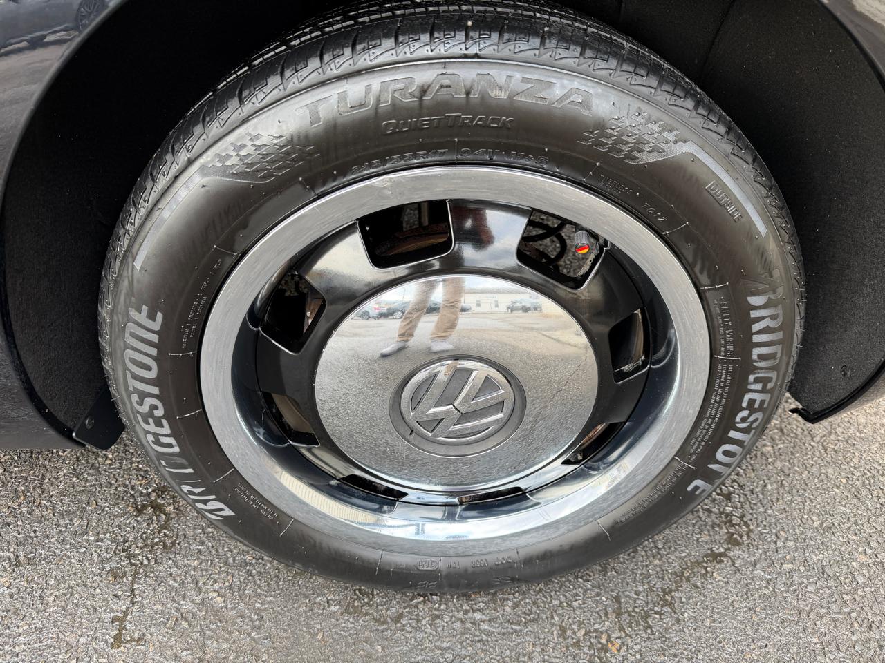 Volkswagen Beetle  2013