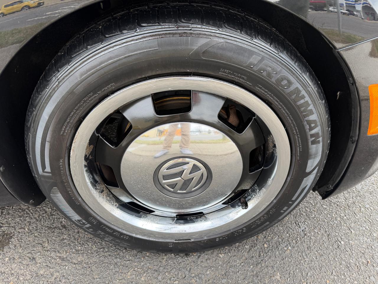 Volkswagen Beetle  2013