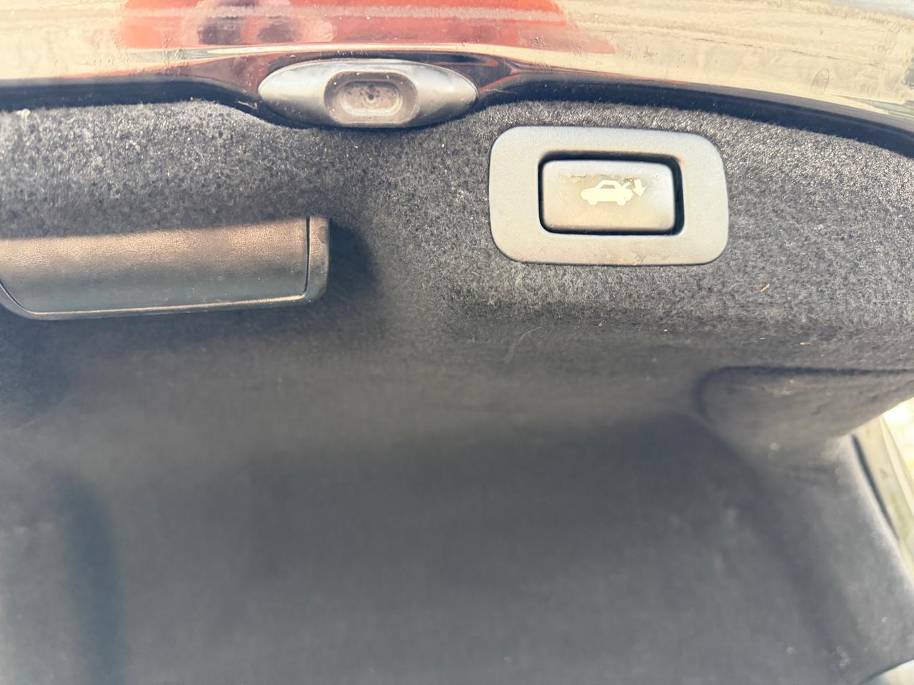 Lexus LS 460 L Luxury Sedan AWD 2012