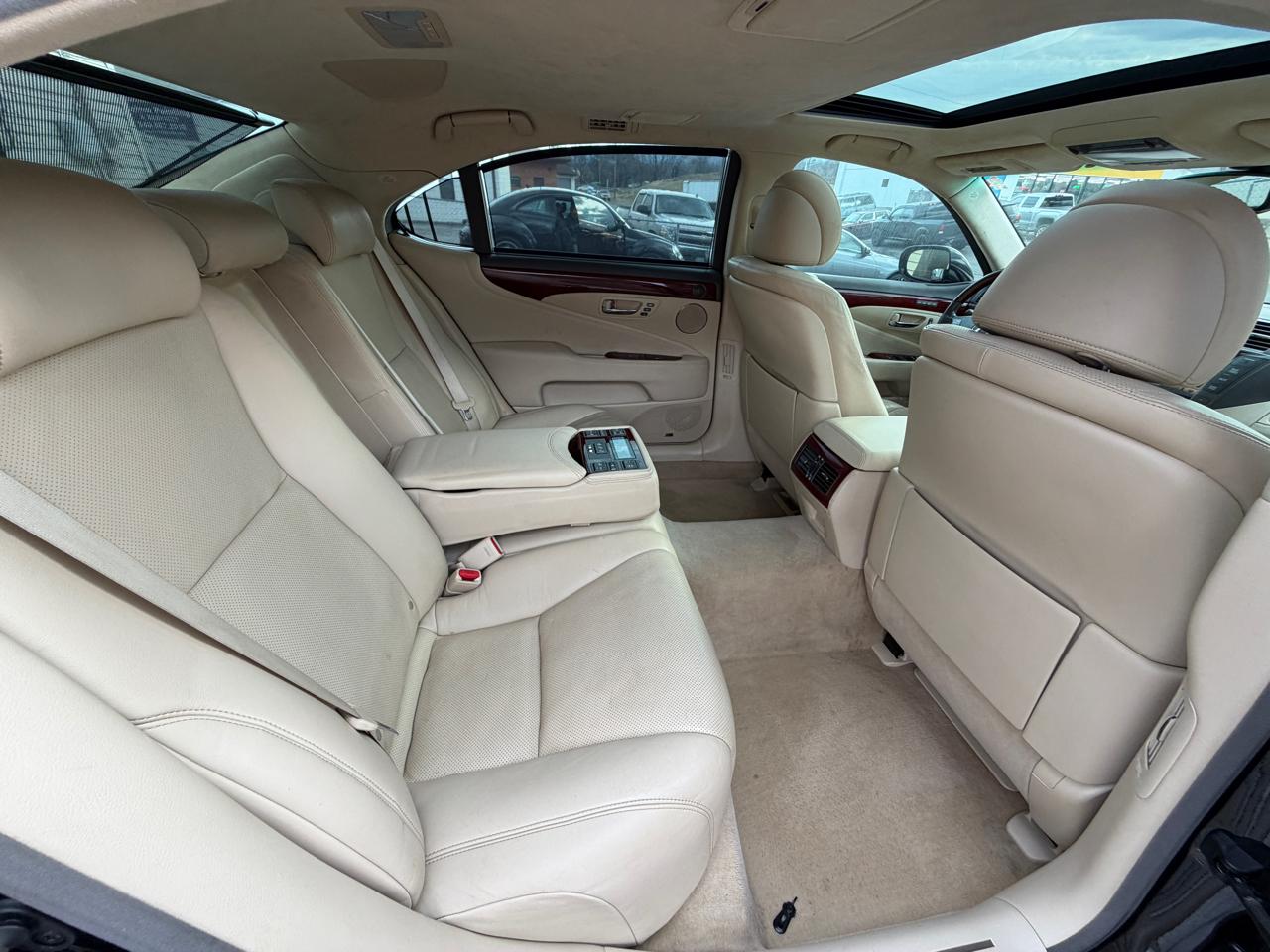 Lexus LS 460 L Luxury Sedan AWD 2012