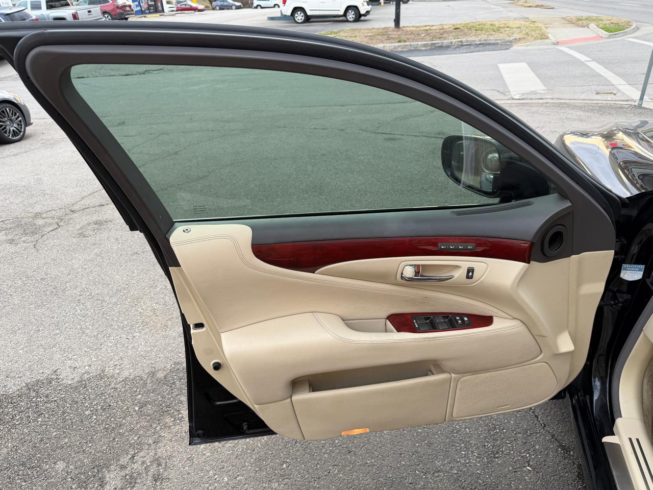 Lexus LS 460 L Luxury Sedan AWD 2012