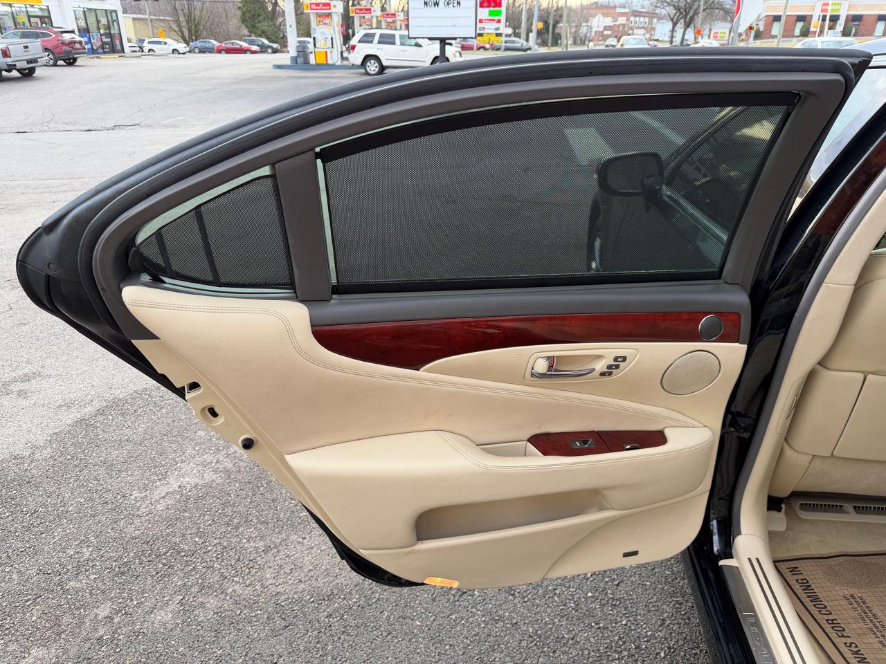 Lexus LS 460 L Luxury Sedan AWD 2012