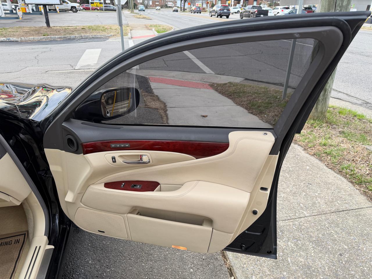 Lexus LS 460 L Luxury Sedan AWD 2012