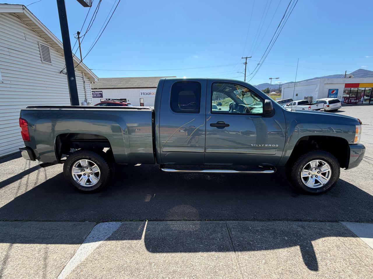Chevrolet Silverado 1500 LT Ext. Cab Long Box 4WD 2011