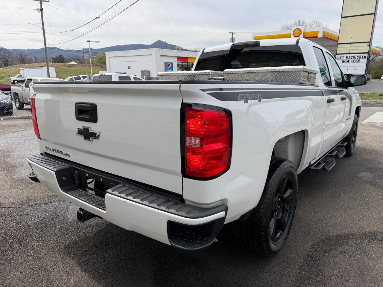 Chevrolet Silverado 1500  2018