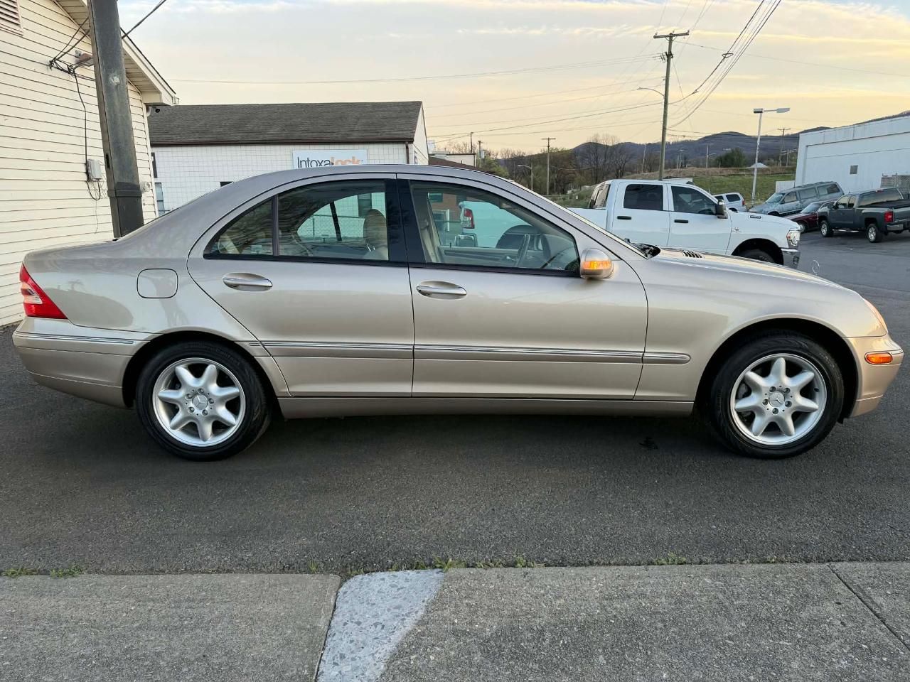 Mercedes-Benz C-Class C240 Sedan 2002