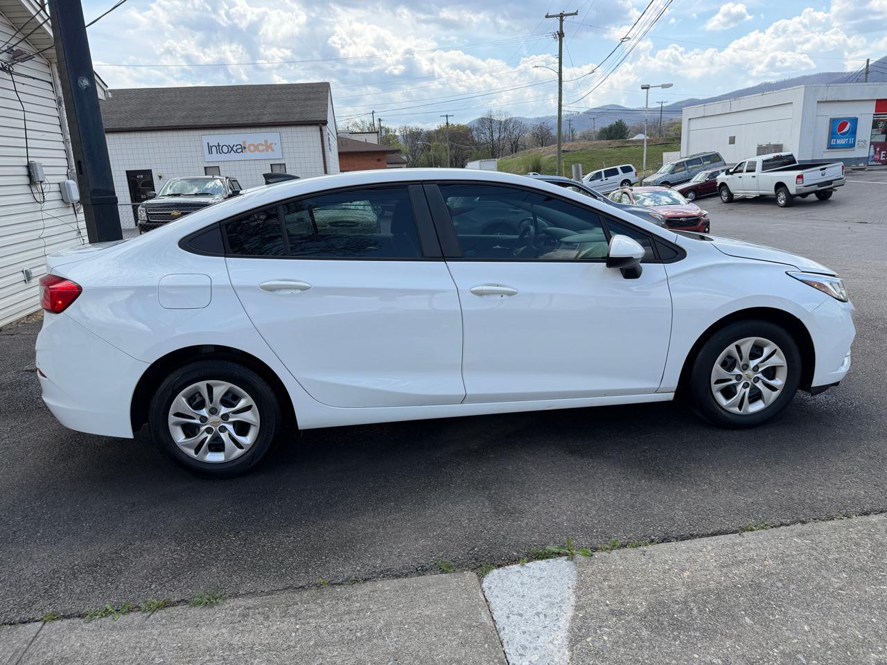 Chevrolet Cruze LS Auto 2019