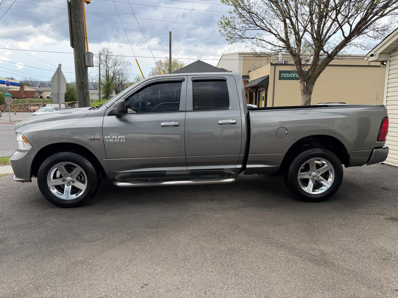 RAM 1500 Tradesman Quad Cab 4WD 2013