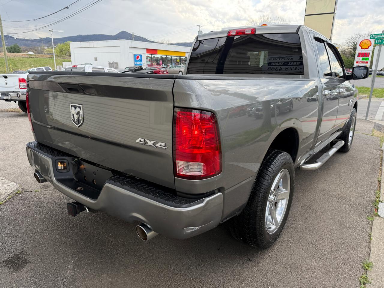 RAM 1500 Tradesman Quad Cab 4WD 2013