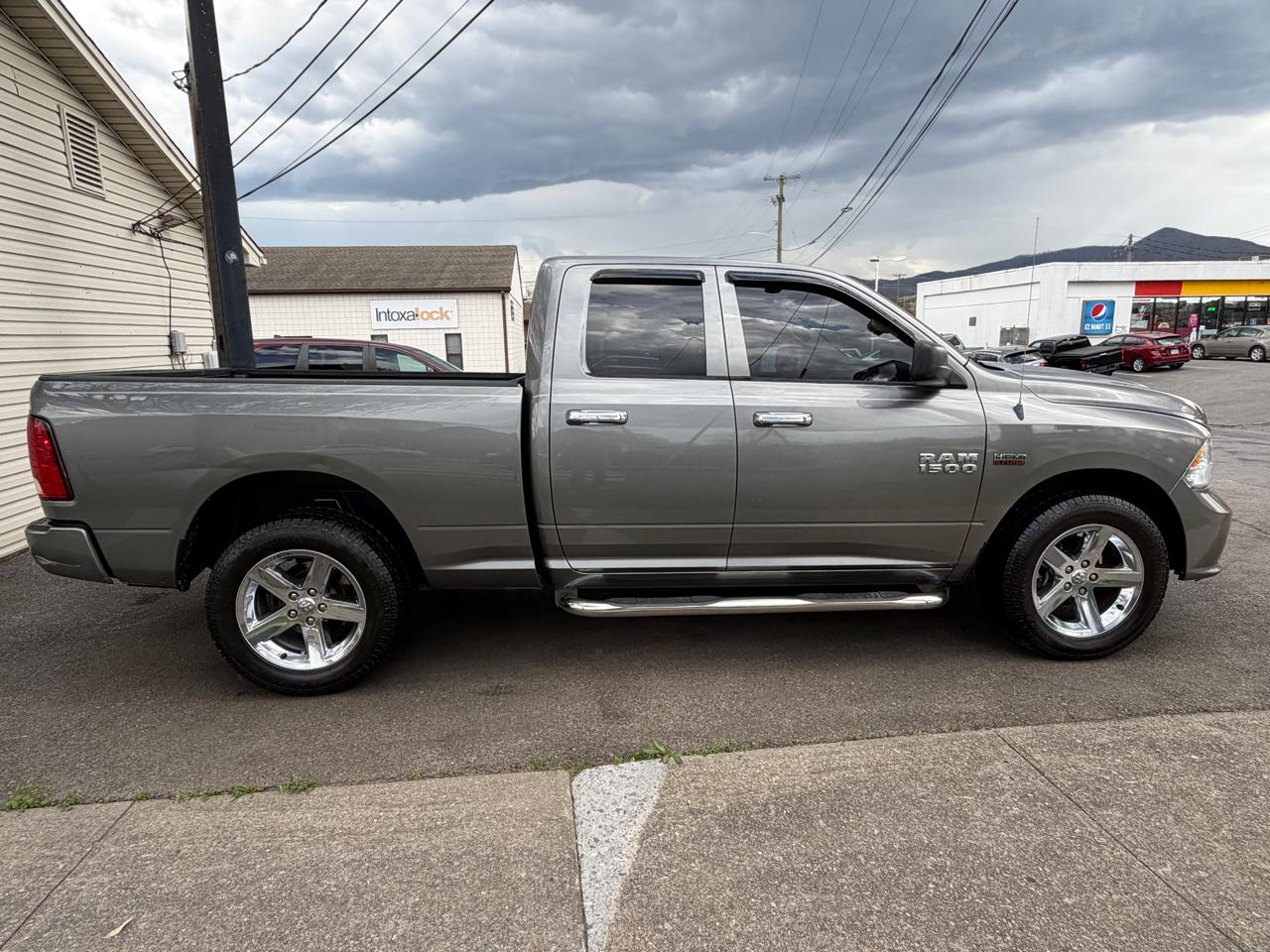 RAM 1500 Tradesman Quad Cab 4WD 2013