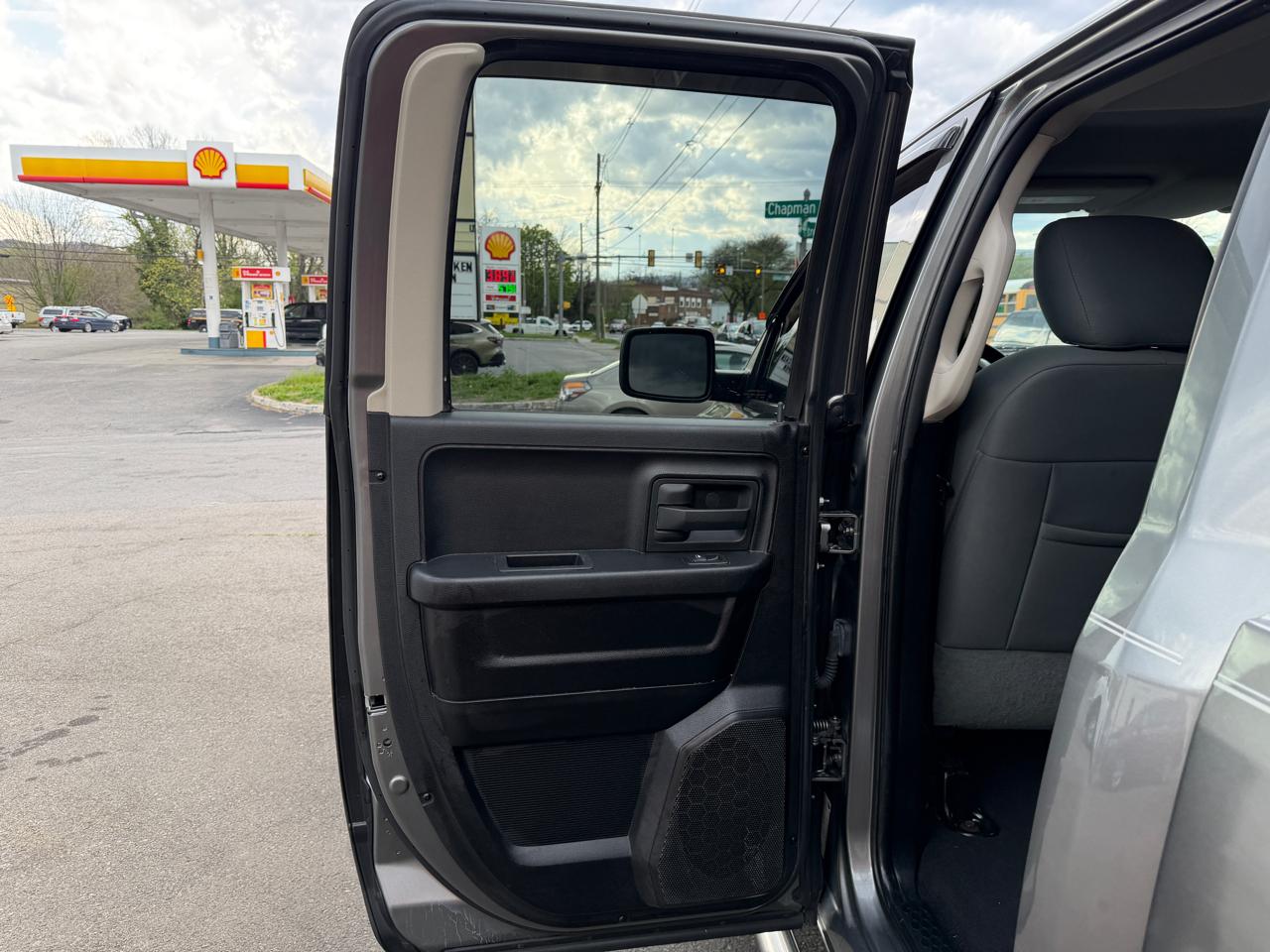 RAM 1500 Tradesman Quad Cab 4WD 2013