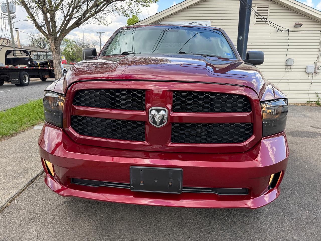 RAM 1500 Tradesman Quad Cab 4WD 2018