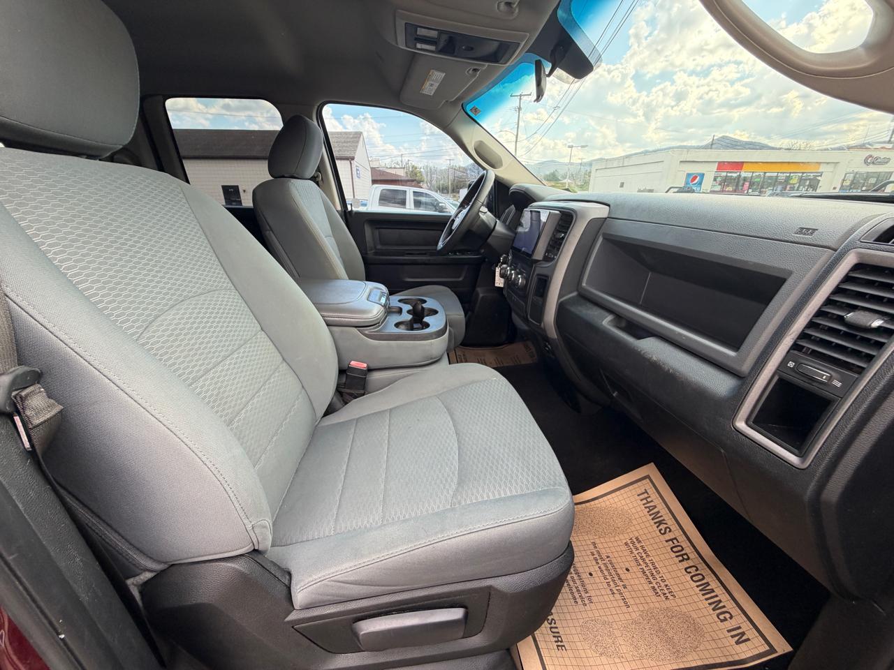 RAM 1500 Tradesman Quad Cab 4WD 2018