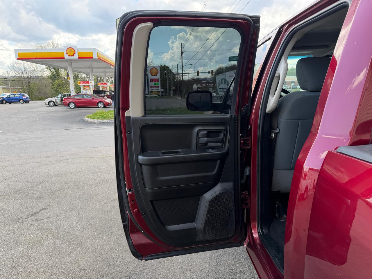 RAM 1500 Tradesman Quad Cab 4WD 2018