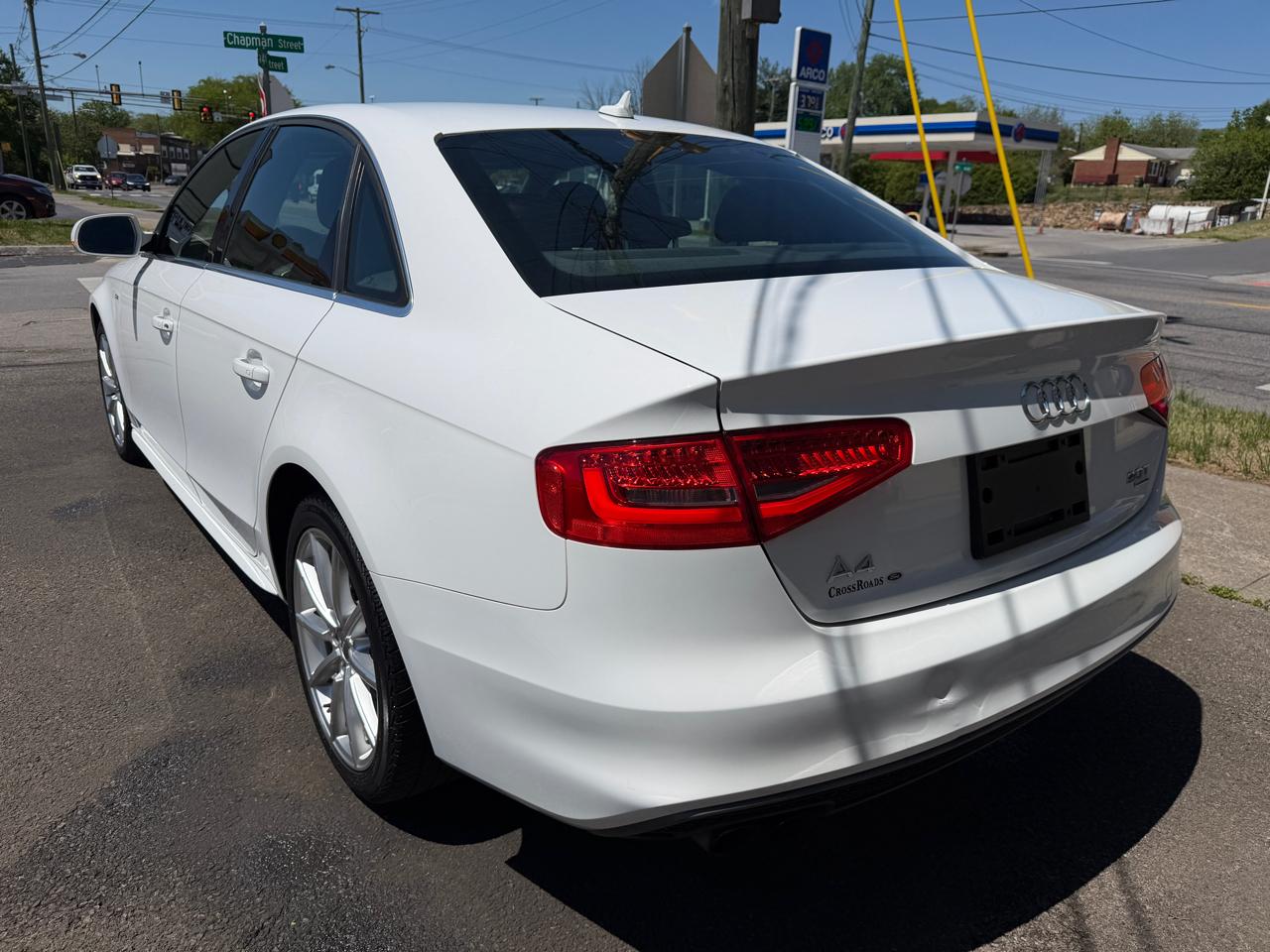 Audi A4 2.0T Sedan quattro Tiptronic 2015