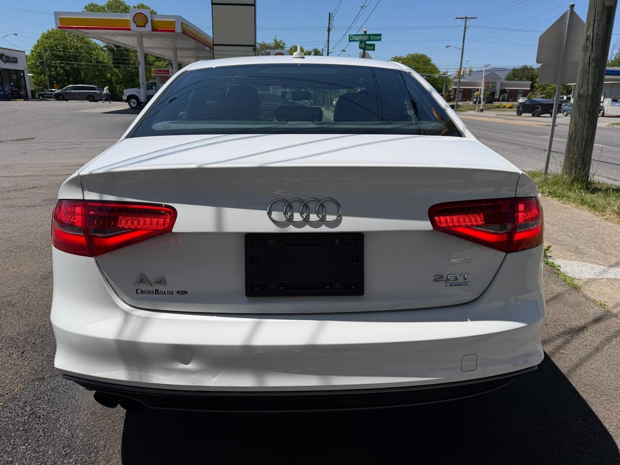 Audi A4 2.0T Sedan quattro Tiptronic 2015