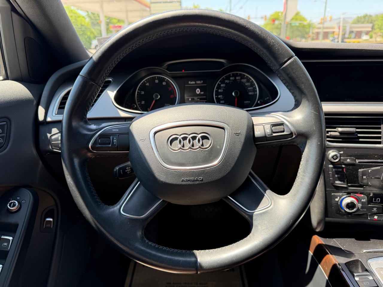 Audi A4 2.0T Sedan quattro Tiptronic 2015