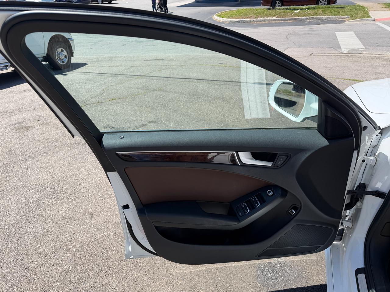 Audi A4 2.0T Sedan quattro Tiptronic 2015