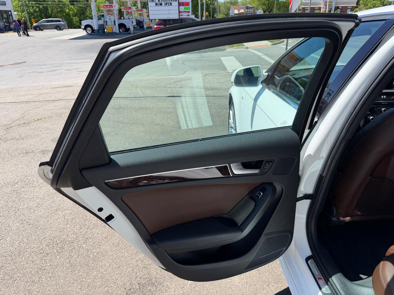 Audi A4 2.0T Sedan quattro Tiptronic 2015