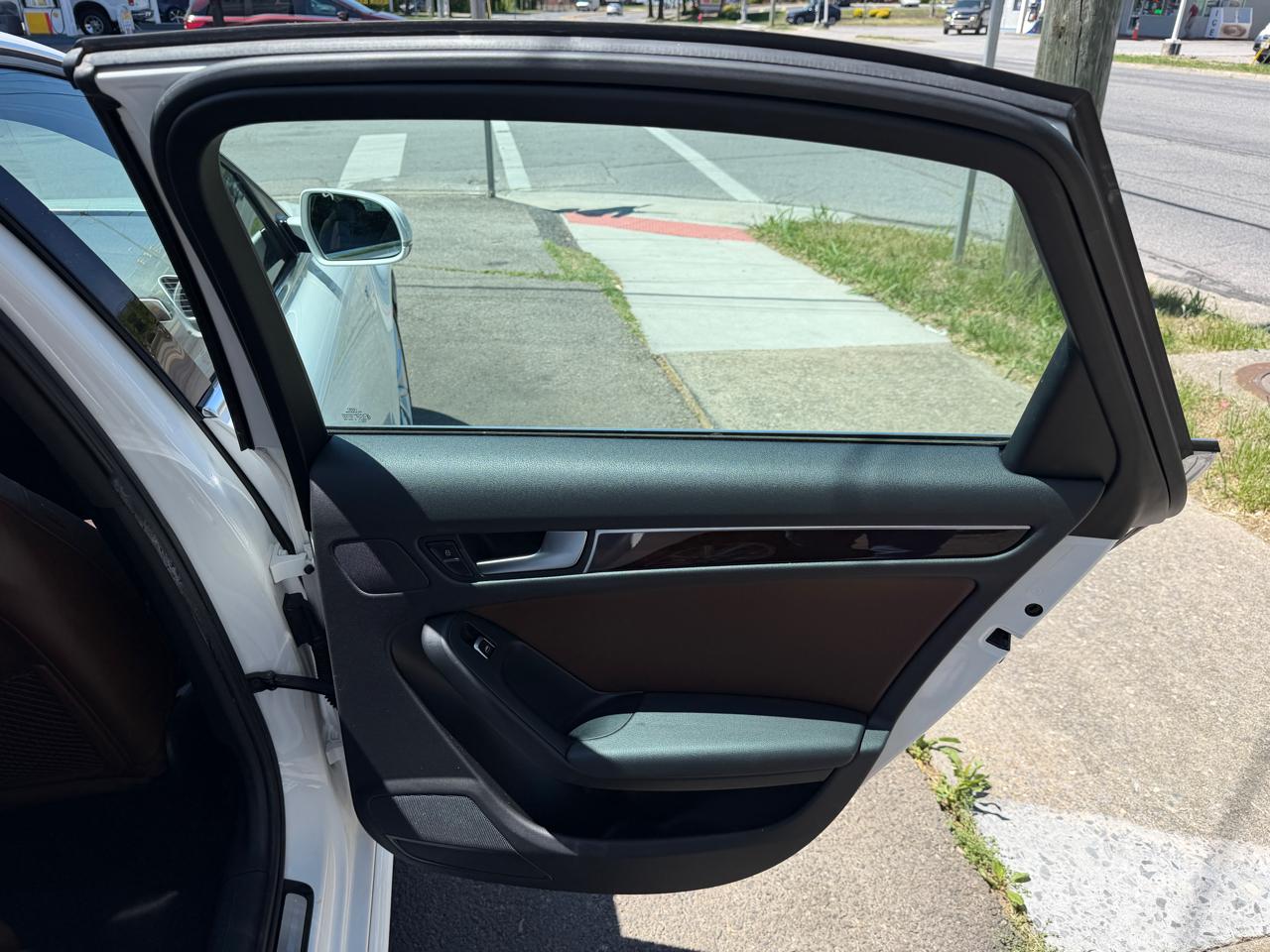 Audi A4 2.0T Sedan quattro Tiptronic 2015