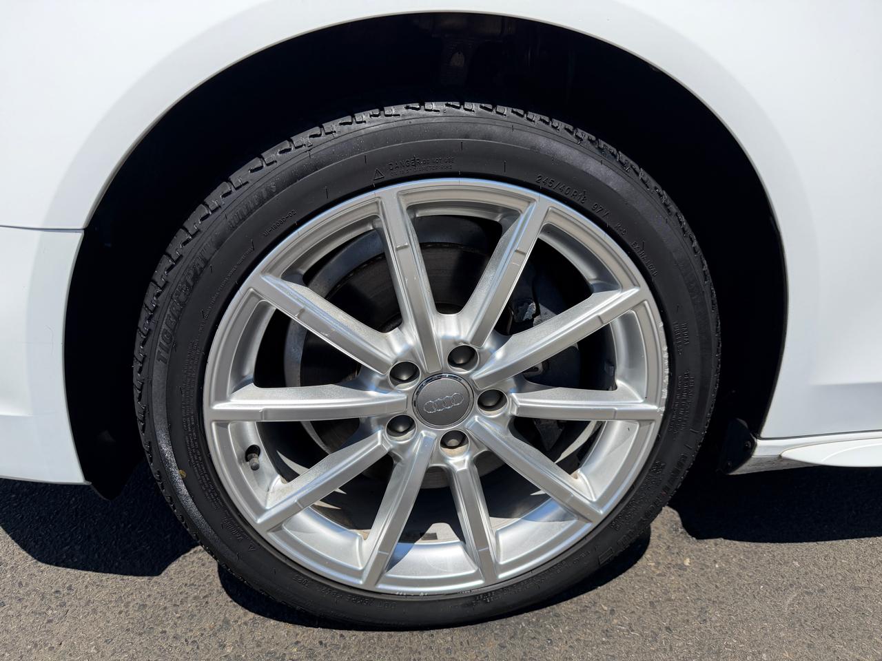 Audi A4 2.0T Sedan quattro Tiptronic 2015