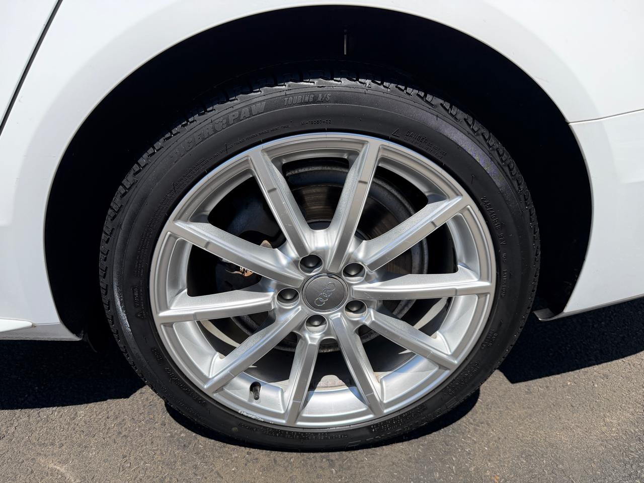 Audi A4 2.0T Sedan quattro Tiptronic 2015