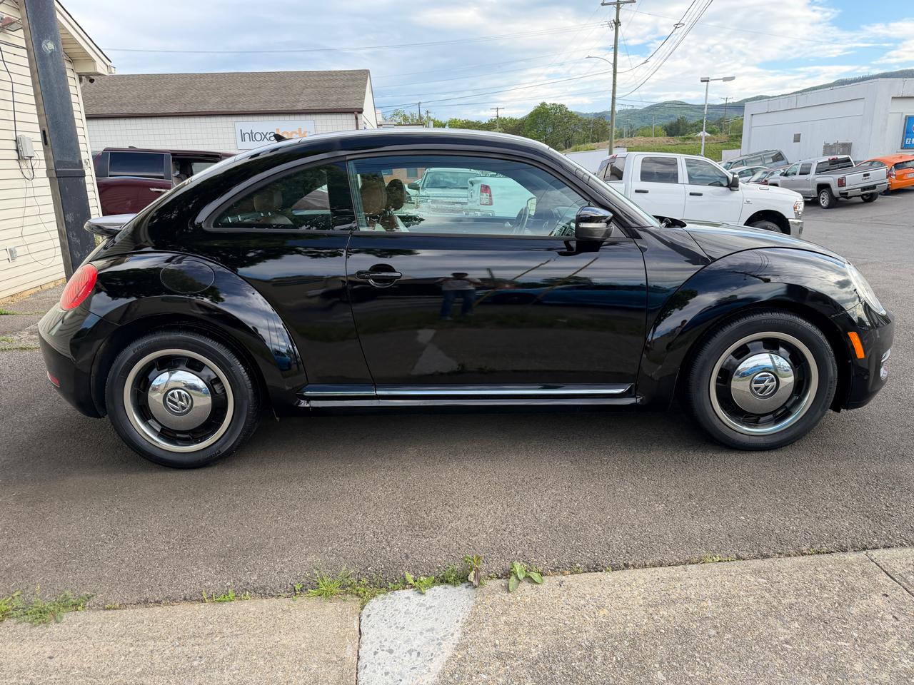 Volkswagen Beetle 1.8T Classic 2015