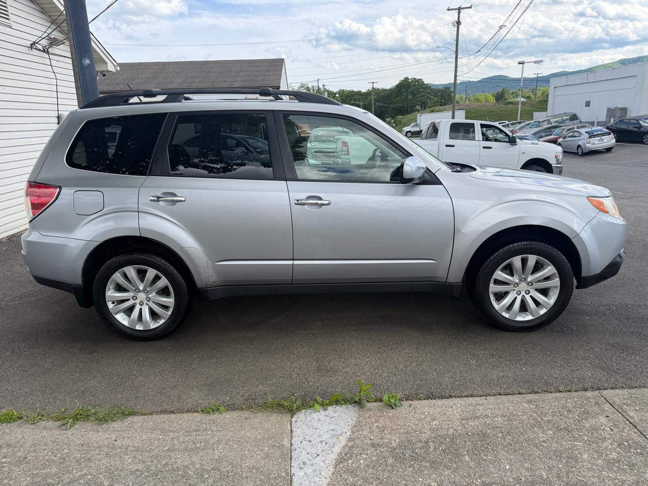 Subaru Forester 2.5X Premium 2012