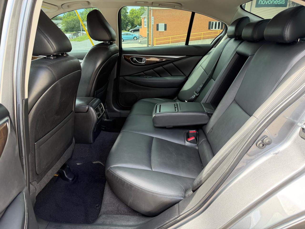 Infiniti Q50 3.0t LUXE RWD 2018