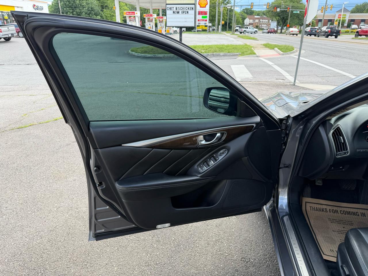 Infiniti Q50 3.0t LUXE RWD 2018