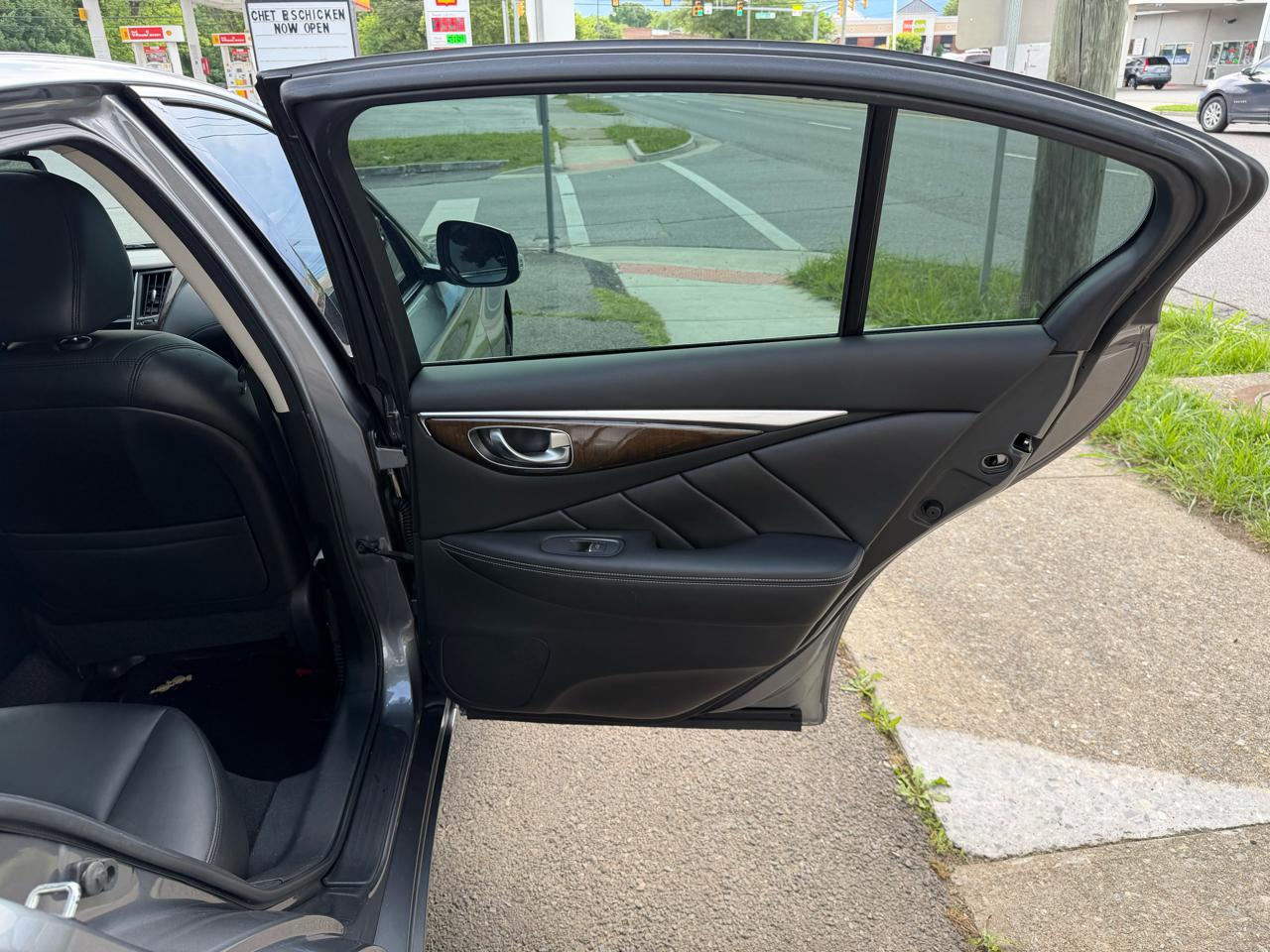 Infiniti Q50 3.0t LUXE RWD 2018