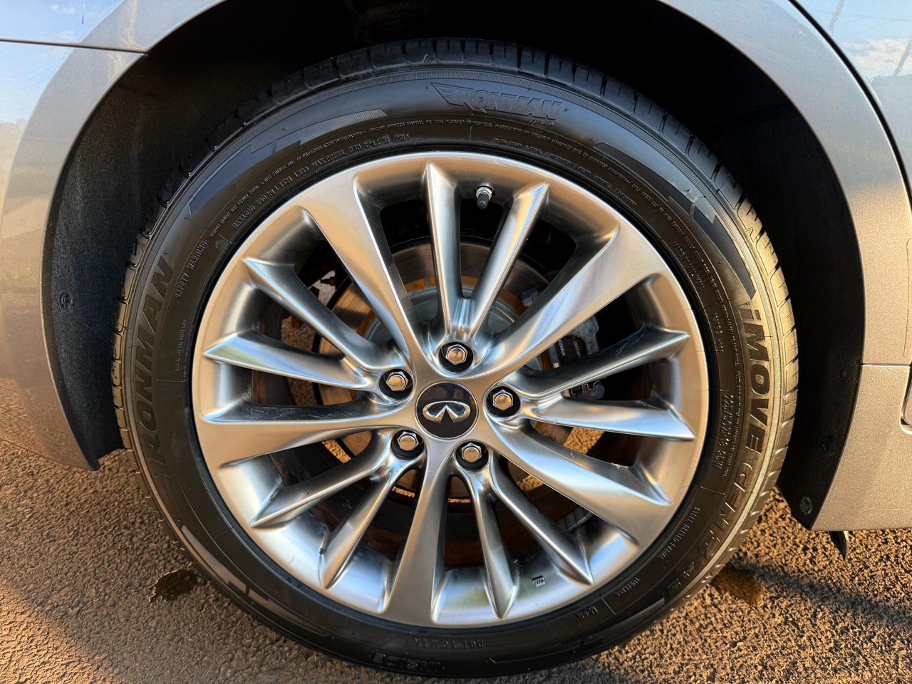 Infiniti Q50 3.0t LUXE AWD 2019