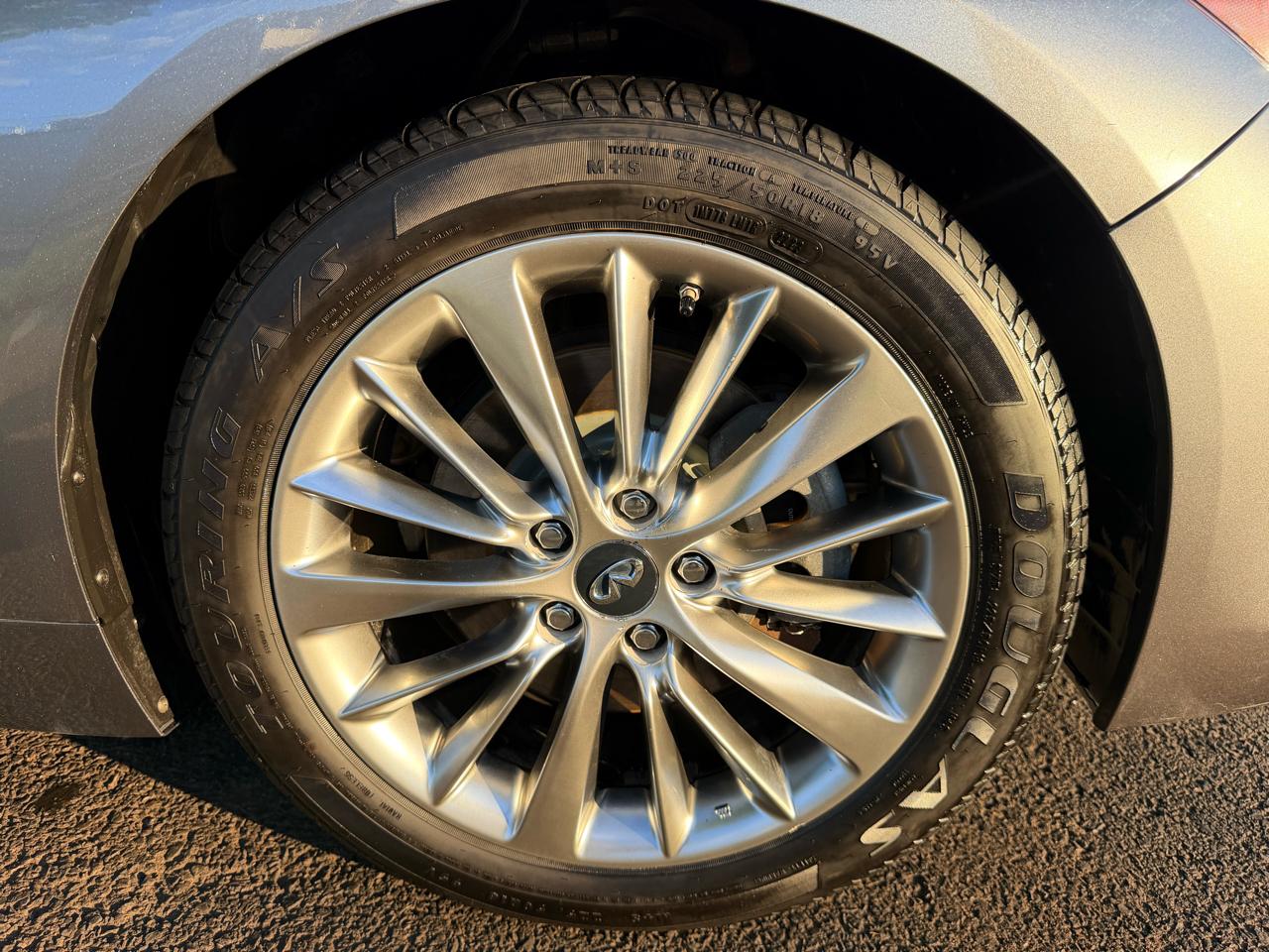 Infiniti Q50 3.0t LUXE AWD 2019