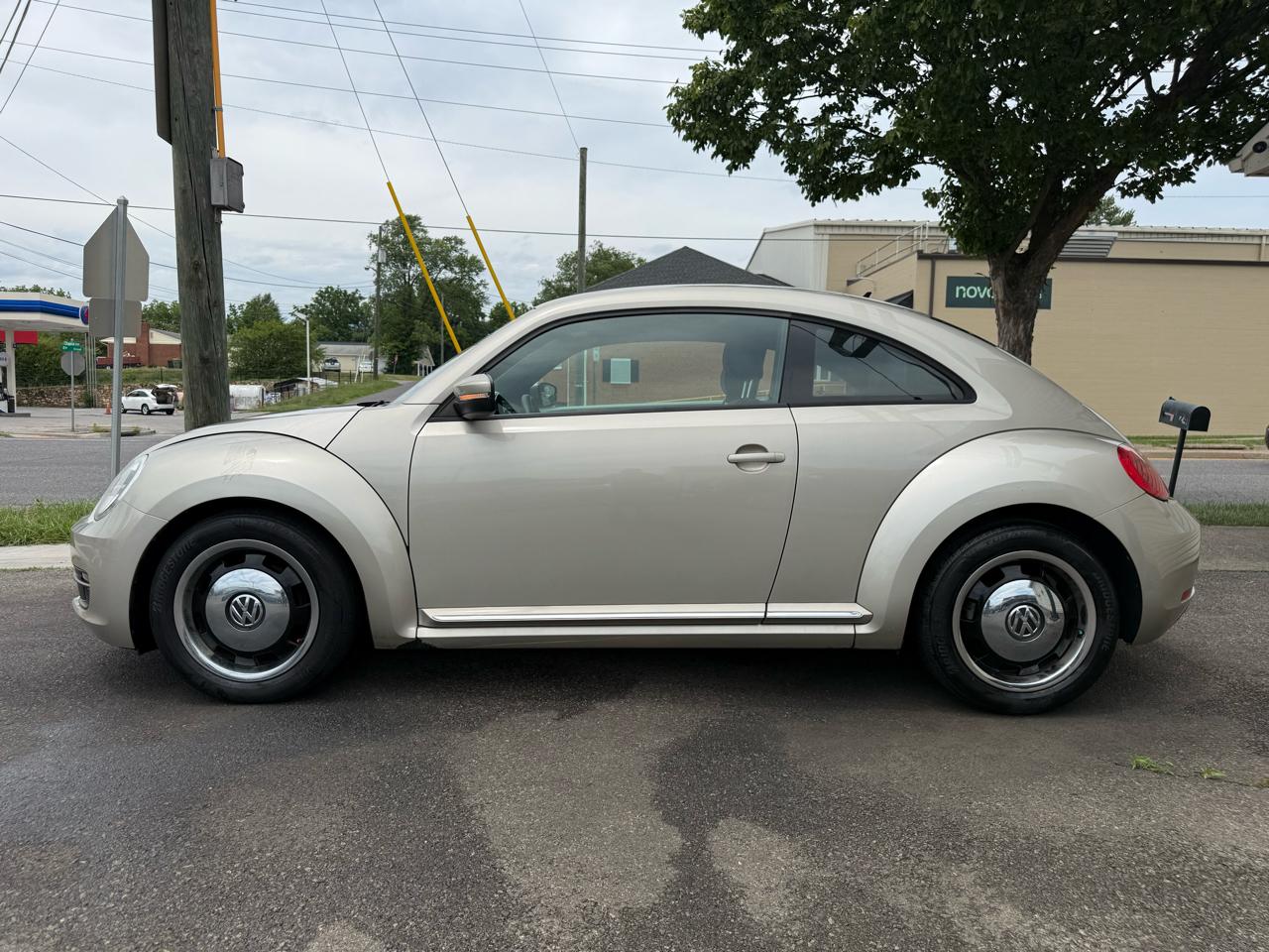 Volkswagen Beetle Coupe 2dr Man 2.5L Fender Edition PZEV 2013