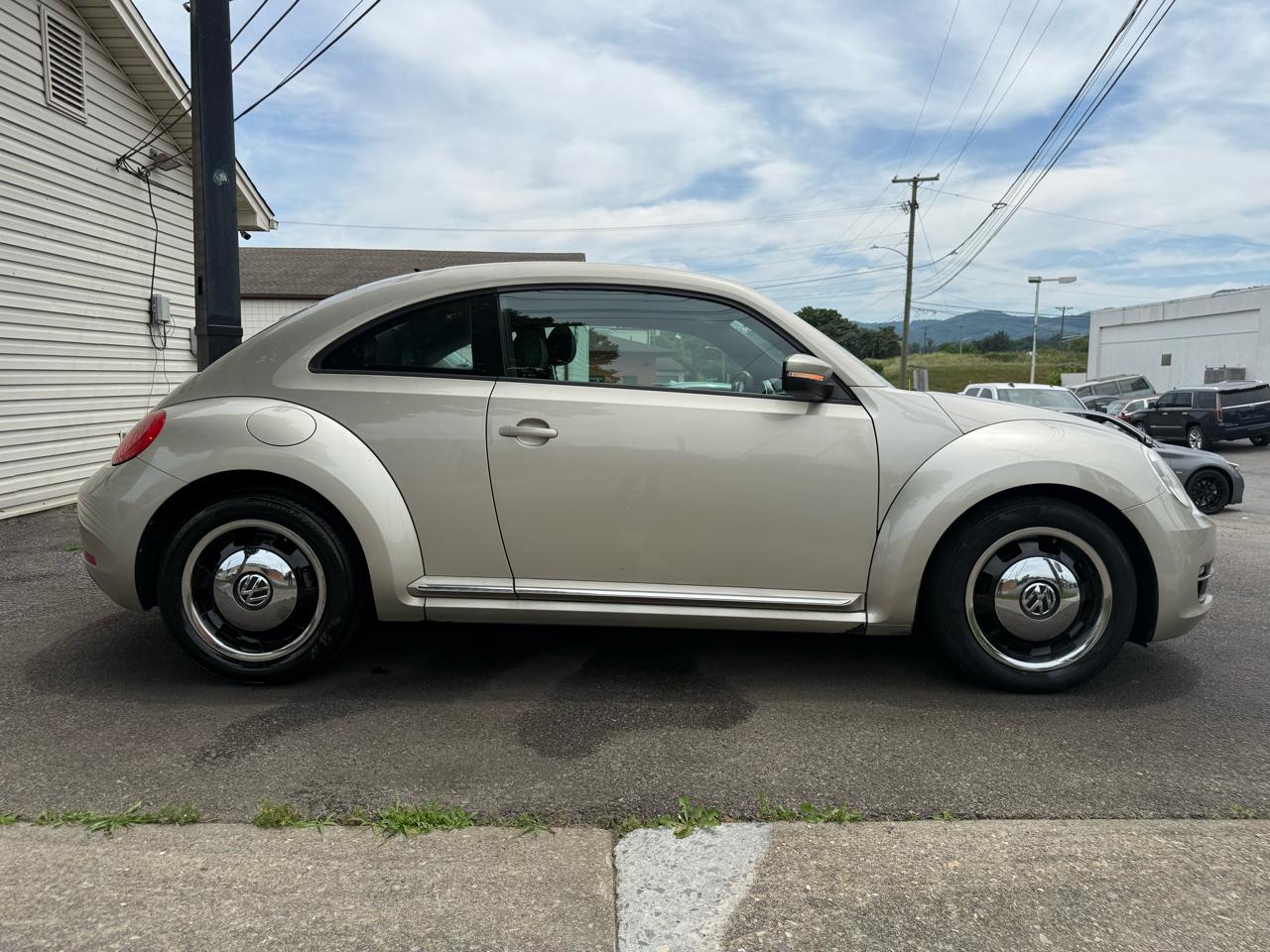 Volkswagen Beetle Coupe 2dr Man 2.5L Fender Edition PZEV 2013
