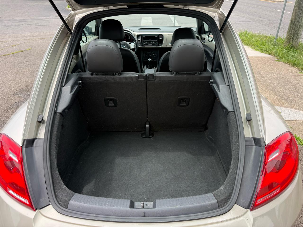 Volkswagen Beetle Coupe 2dr Man 2.5L Fender Edition PZEV 2013