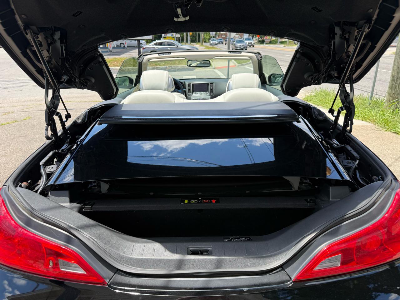 Infiniti Q60 Convertible 2dr 2014