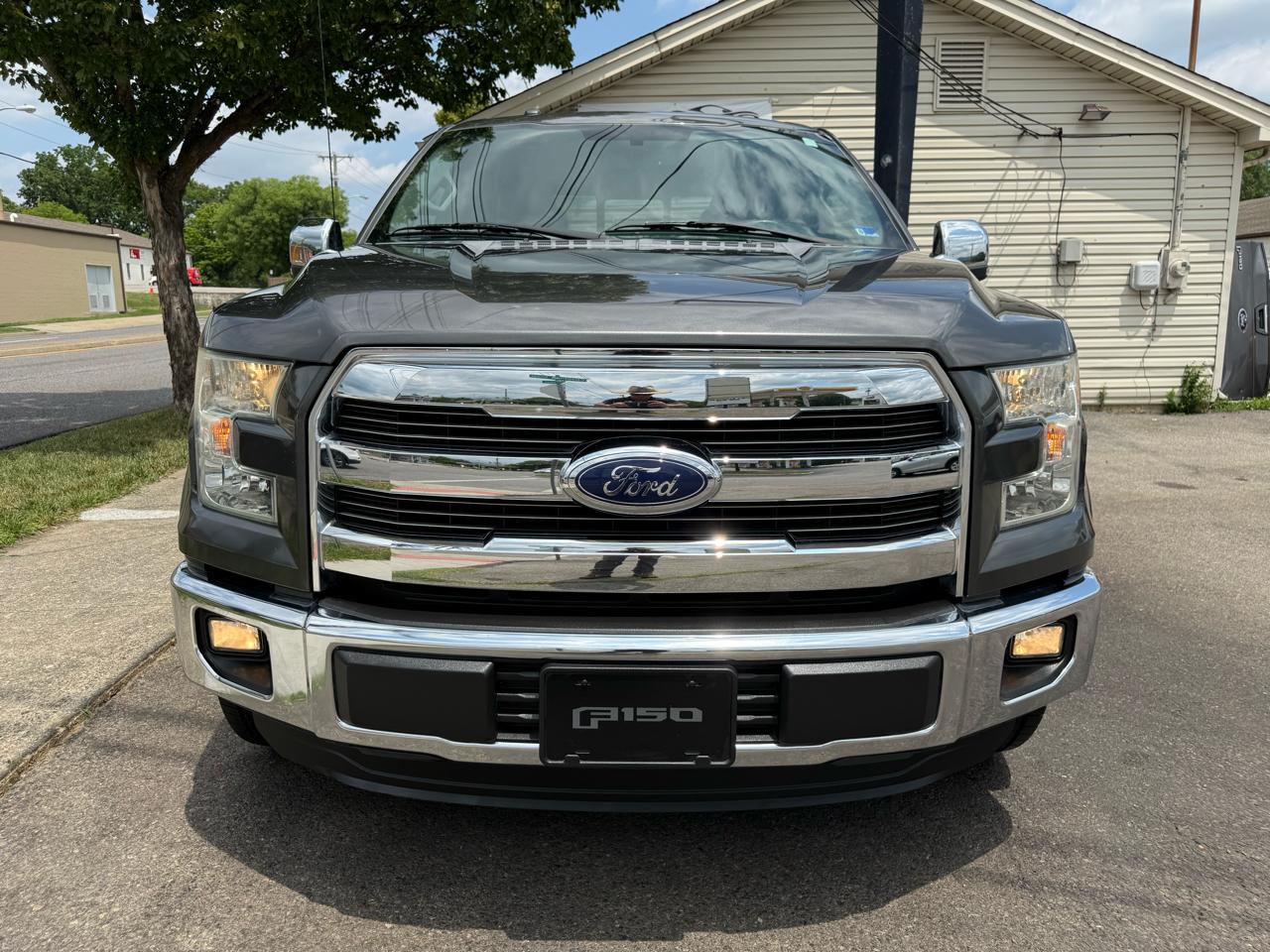 Ford F-150 SuperCrew Crew Cab 139" Lariat 2015