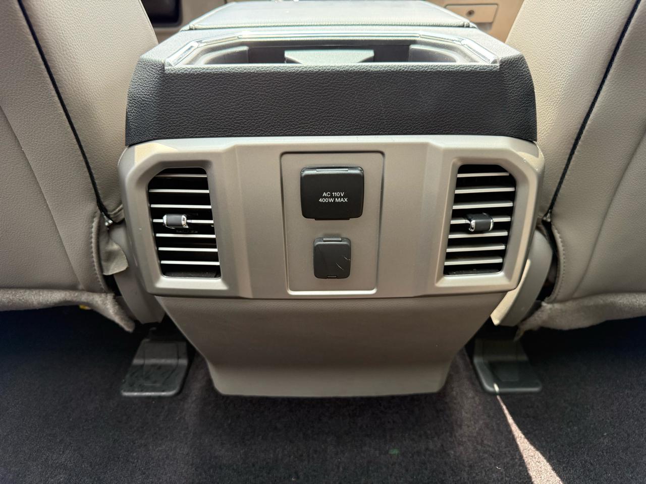 Ford F-150 SuperCrew Crew Cab 139" Lariat 2015
