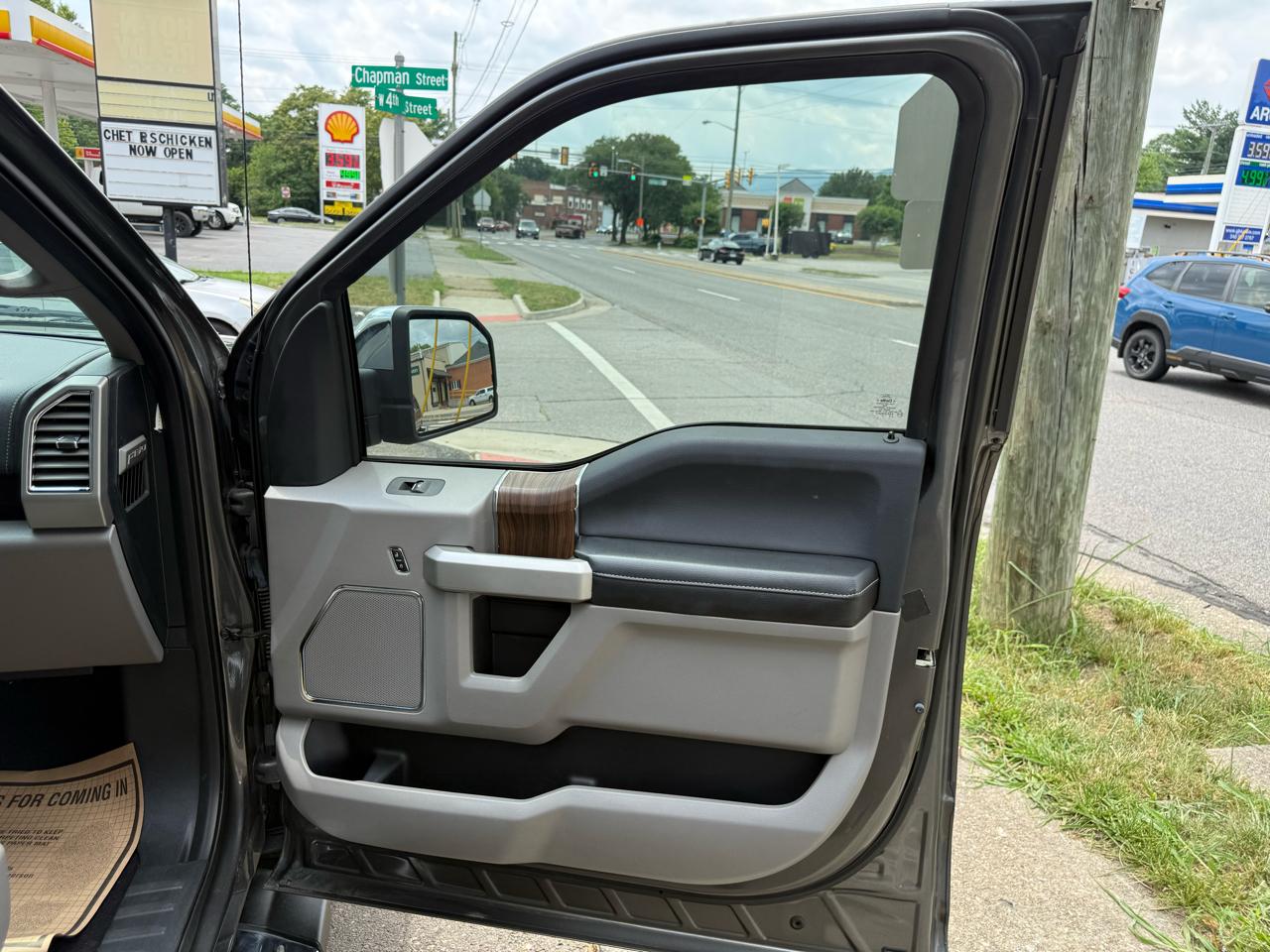 Ford F-150 SuperCrew Crew Cab 139" Lariat 2015