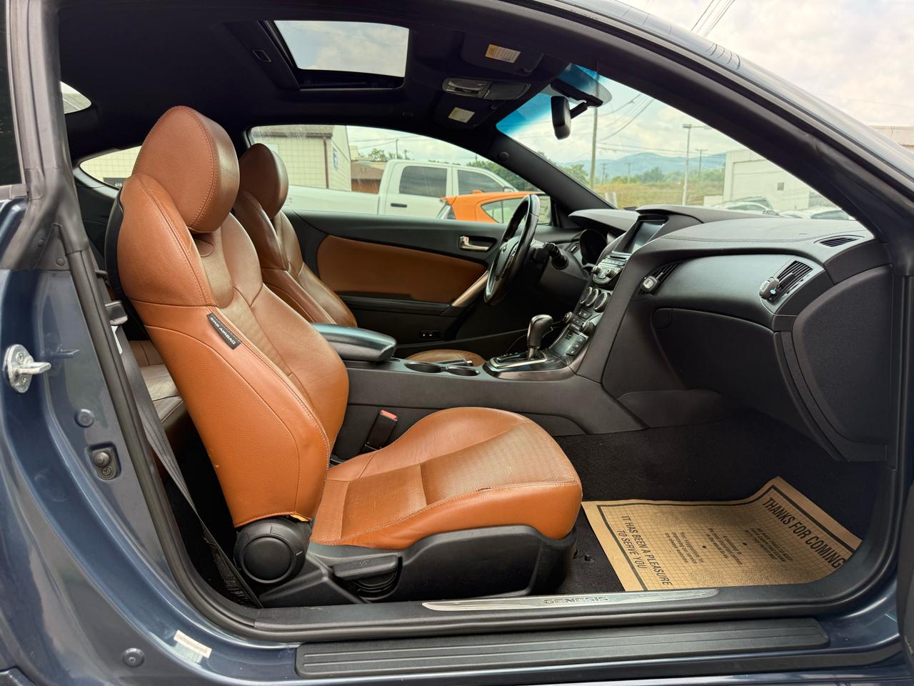 Hyundai Genesis Coupe 2dr 3.8L Auto Track 2013