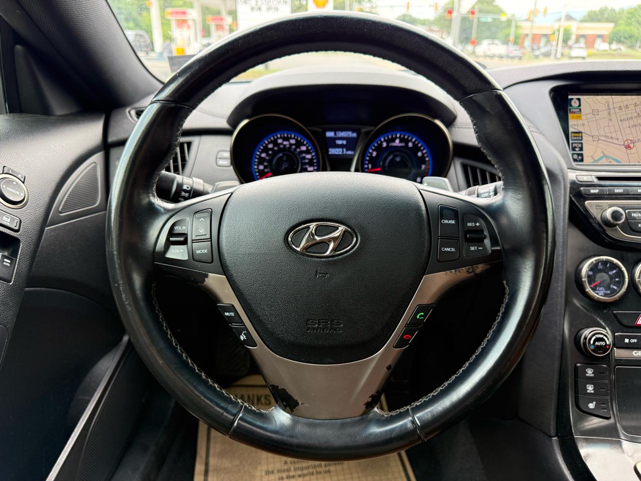 Hyundai Genesis Coupe 2dr 3.8L Auto Track 2013