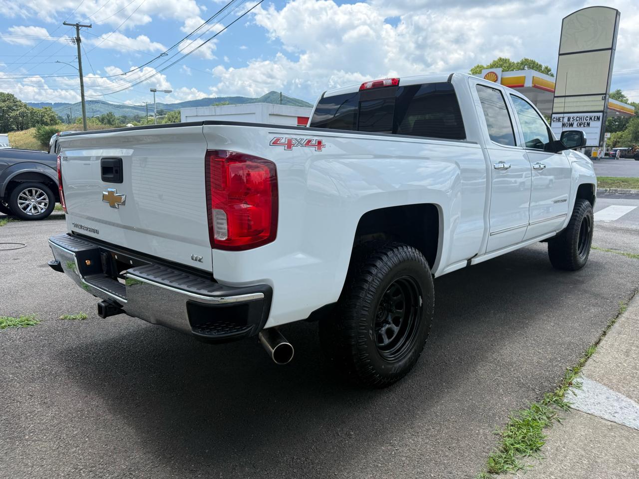 Chevrolet Silverado 1500 LTZ Double Cab 4WD 2017