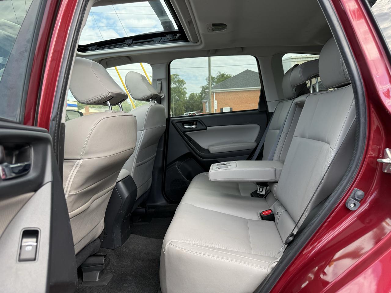 Subaru Forester 2.5i Limited w/EyeSight Pkg 2018