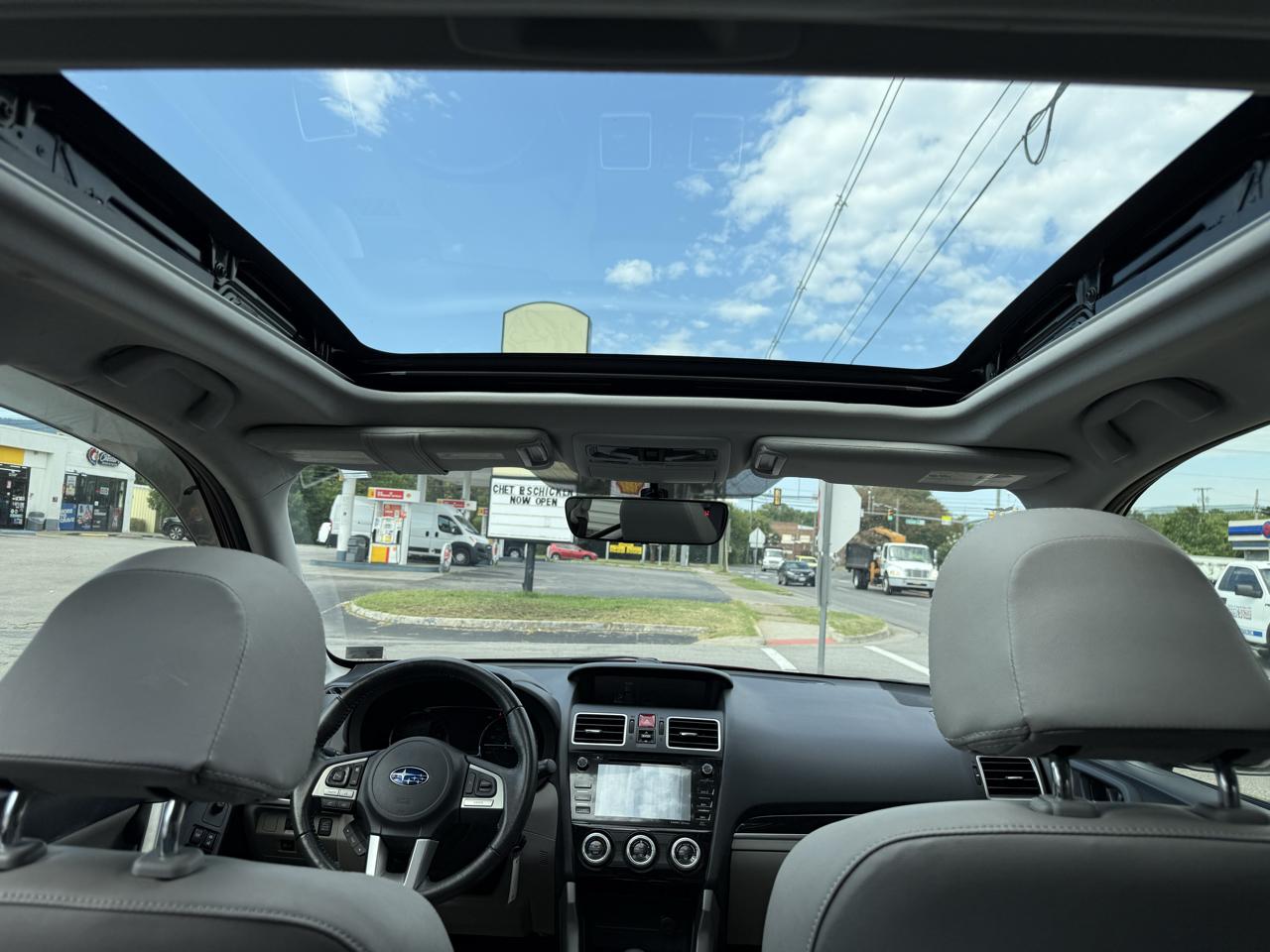 Subaru Forester 2.5i Limited w/EyeSight Pkg 2018