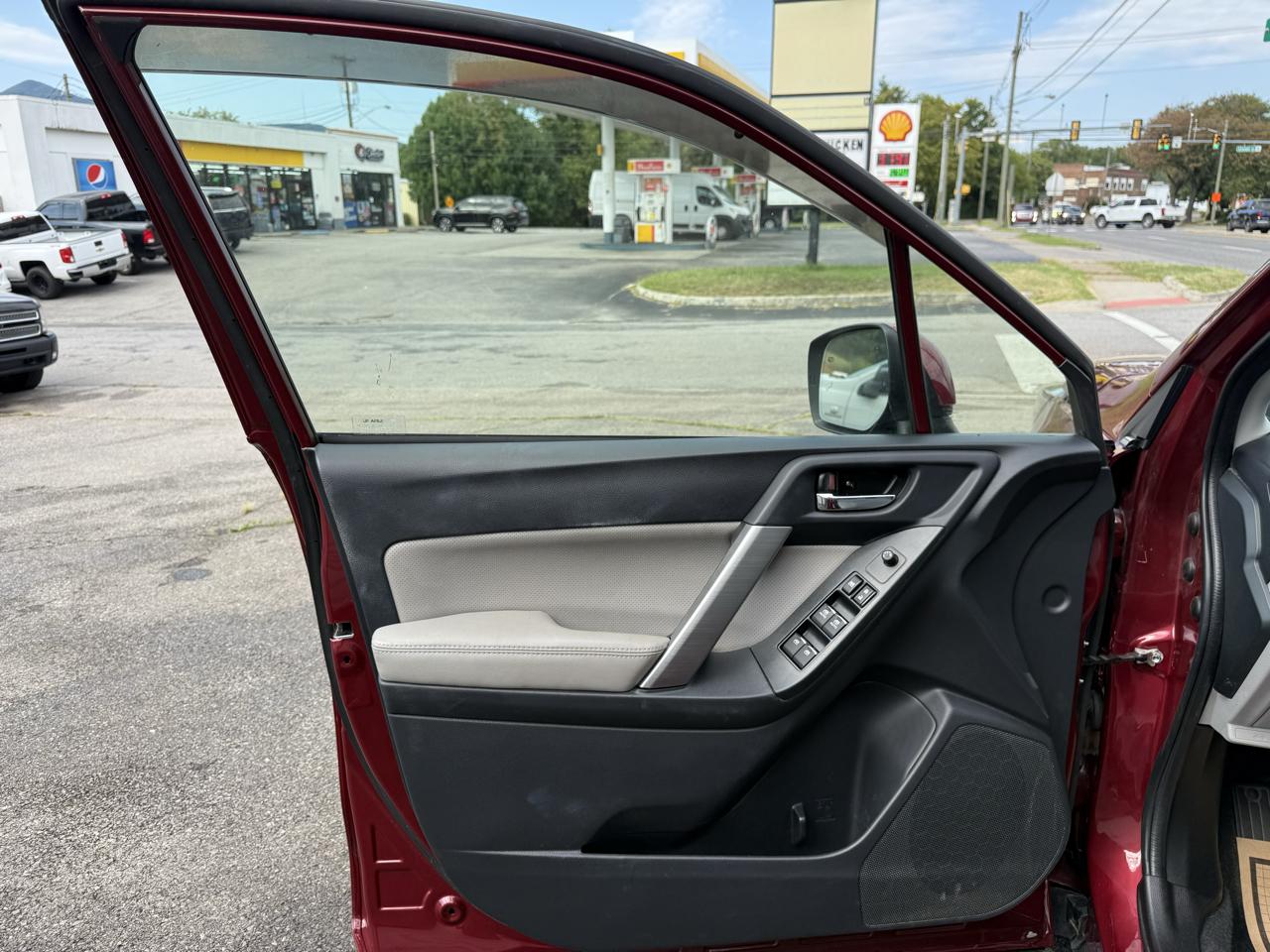 Subaru Forester 2.5i Limited w/EyeSight Pkg 2018