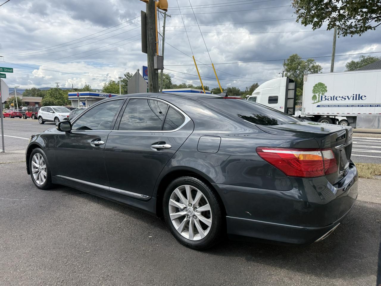 Lexus LS 460 Luxury Sedan 2011