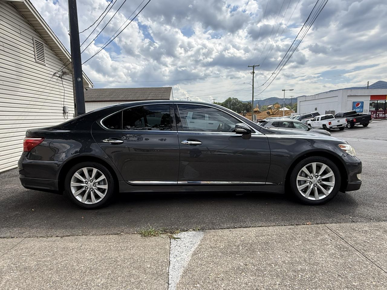 Lexus LS 460 Luxury Sedan 2011