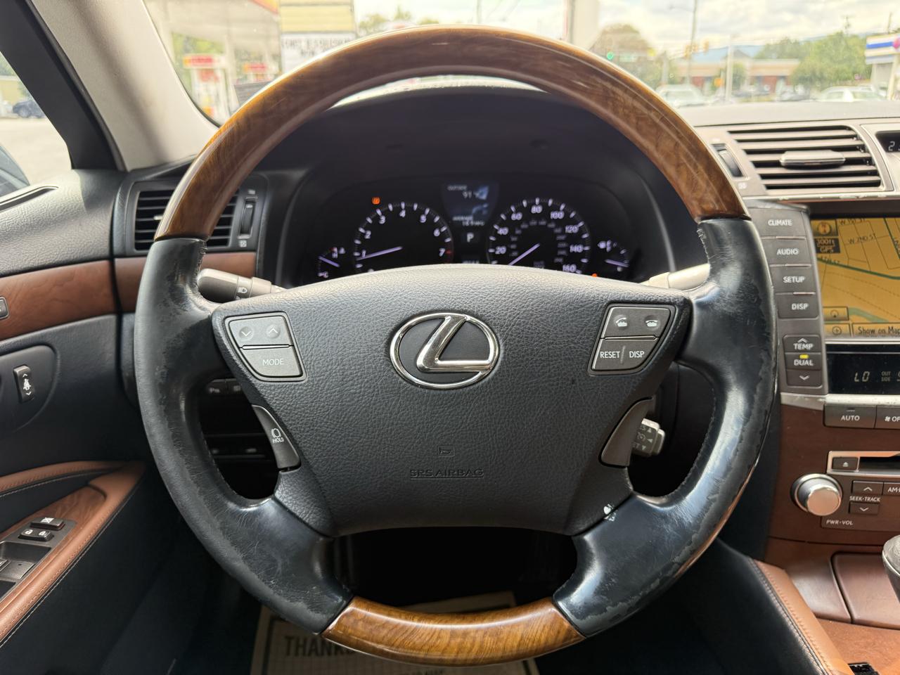 Lexus LS 460 Luxury Sedan 2011