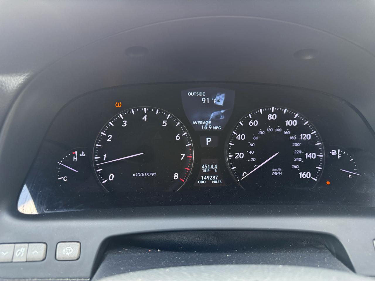 Lexus LS 460 Luxury Sedan 2011